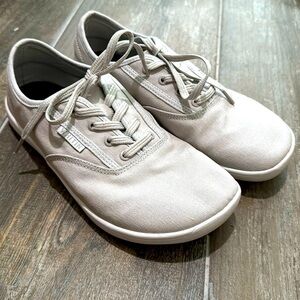 Whitin Mens Wide Toe light Gray Canvas Sneaker Size US 8W/EU41